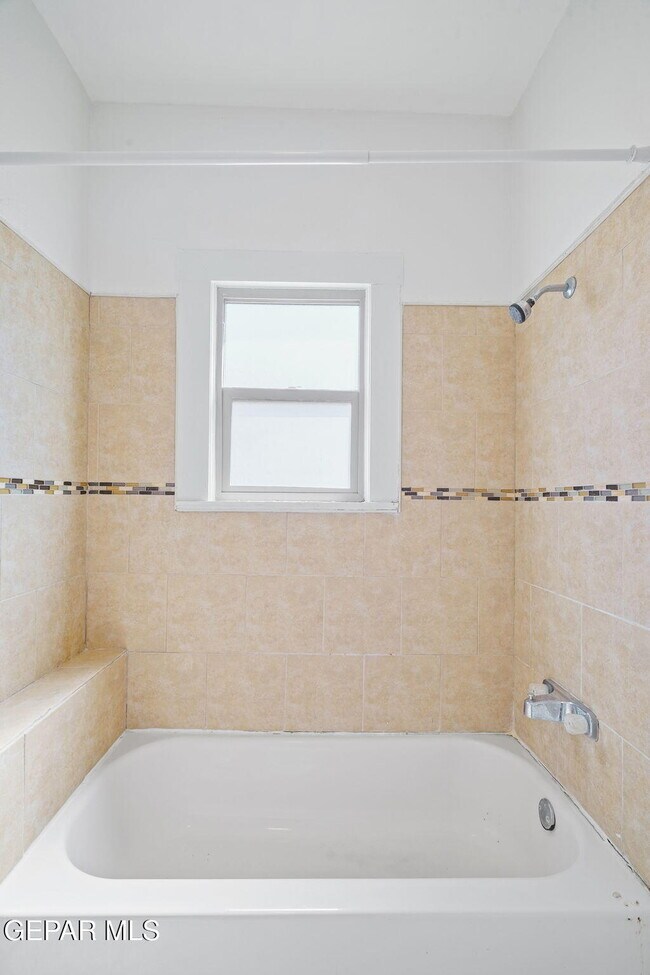 Building Photo - 3204 Memphis Ave