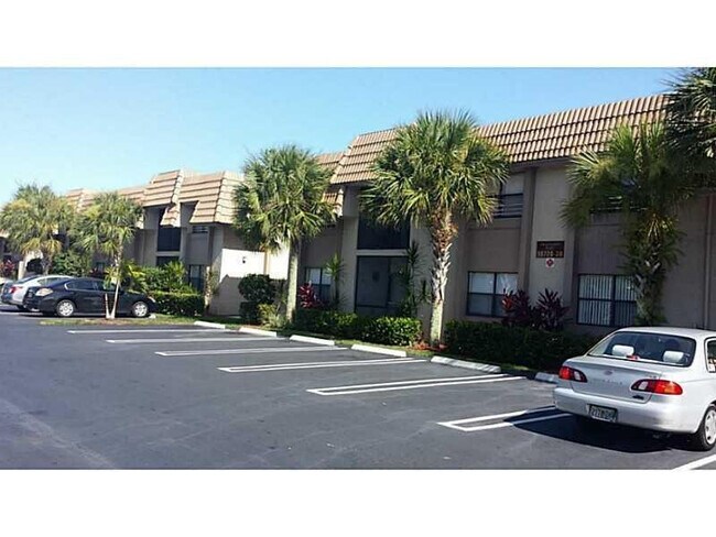 Building Photo - 11034 Royal Palm Blvd