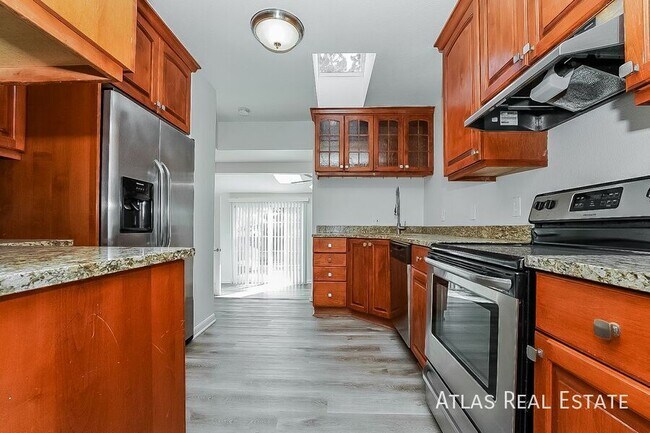 Building Photo - 888 Ogden Cir