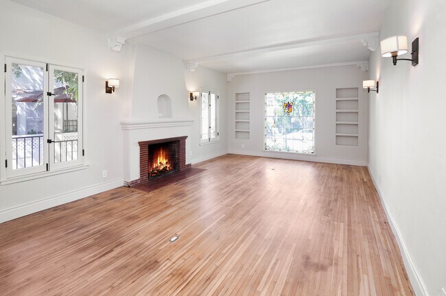 Building Photo - 1215 S Crescent Heights Blvd