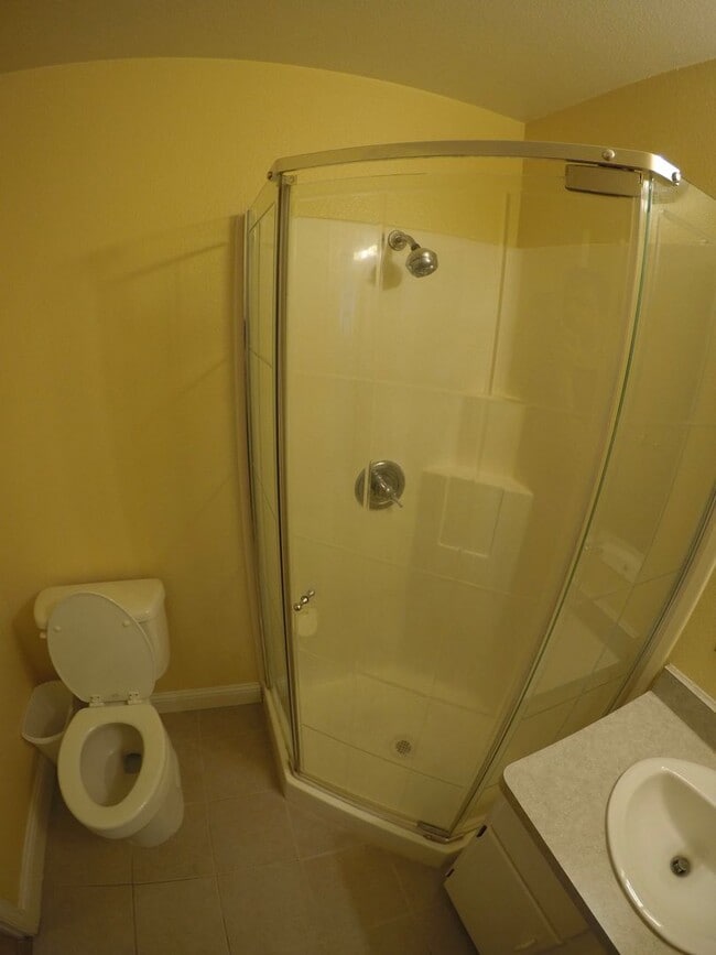 Building Photo - ROOMMATE CHANGE ONLY