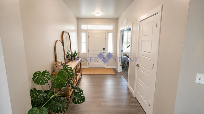 Building Photo - Spacious Family Home with 3-Car Garage & Fully Fenced Backyard in Nampa