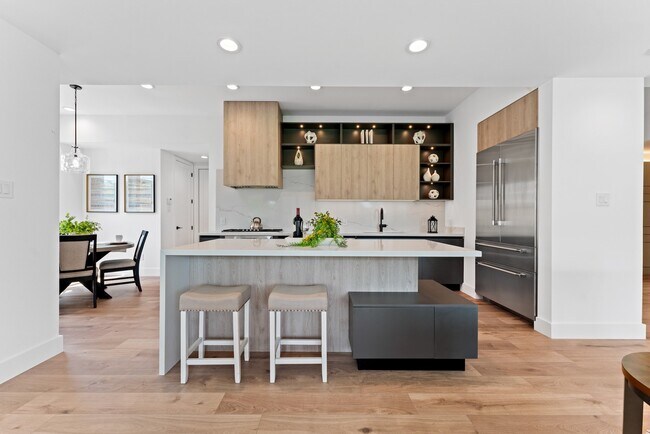 Building Photo - 6711 Housman