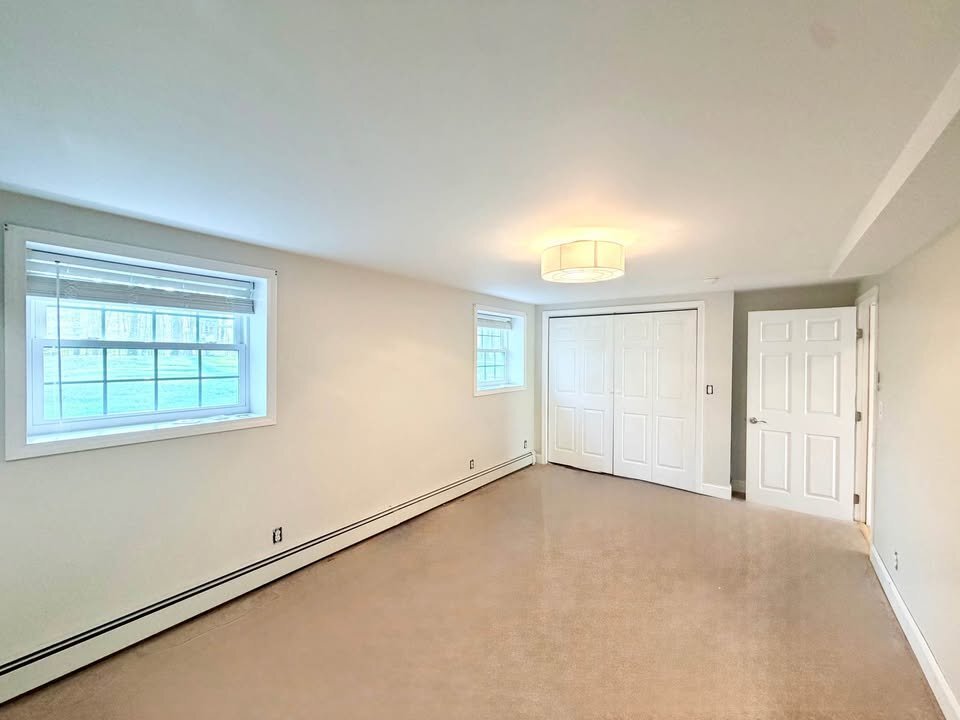 Building Photo - 412 N River Rd