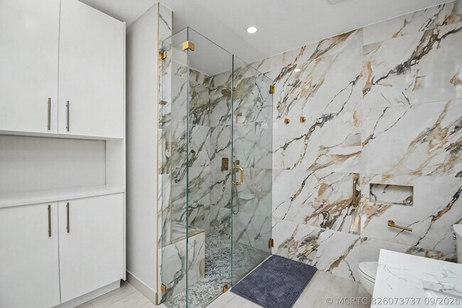 Building Photo - 21460 Laguna Dr