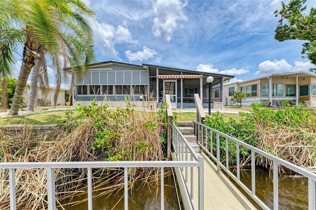Building Photo - 122 Martinique Rd