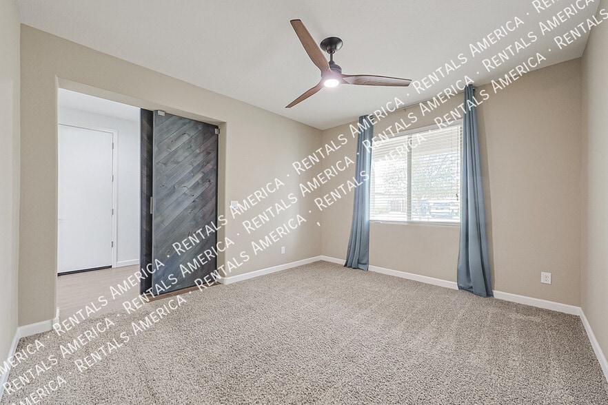 Building Photo - 13607 W Briles Rd