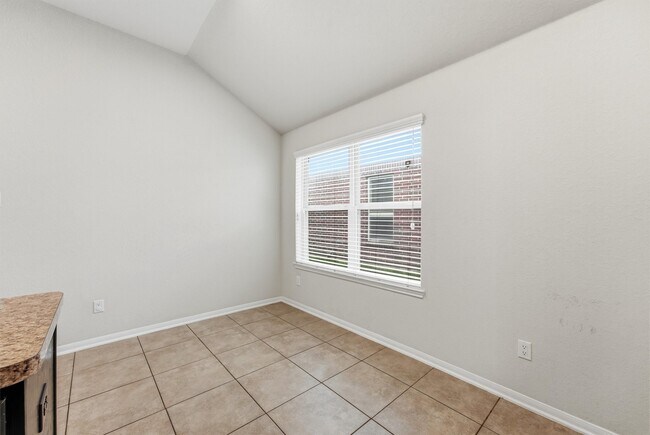 Building Photo - 5211 Cayenne Ln