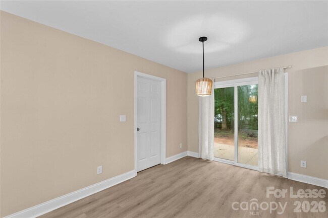 Building Photo - 697 Rebecca Jane Dr