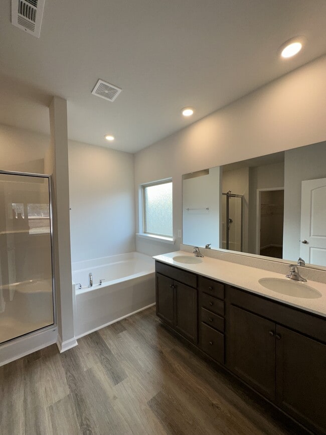 Building Photo - 231 Antler Ridge Dr