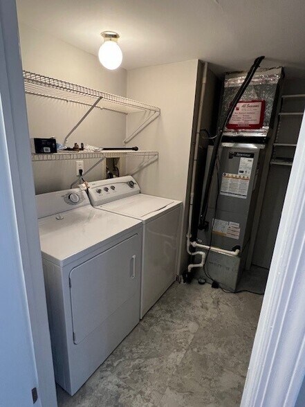 Washer / Dryer - 1781 Quail Ct