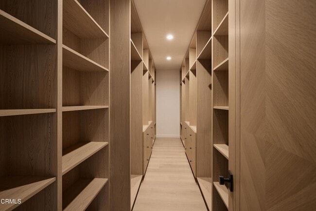 Building Photo - 11638 Kling St