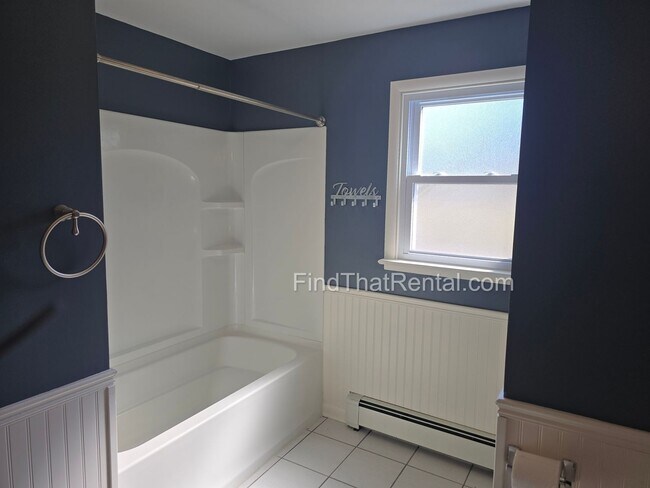 Building Photo - Available Immediately! Pet friendly, 2 car...