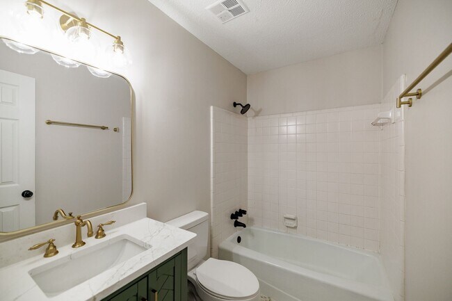 Building Photo - Updated Home in Ansley Park!