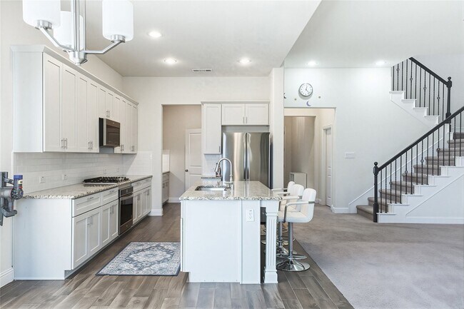 Building Photo - 601 Cherry Tree Ln