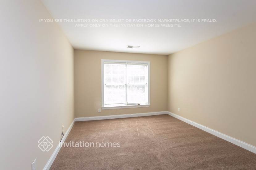 Building Photo - 7000 Weddington Brook Dr