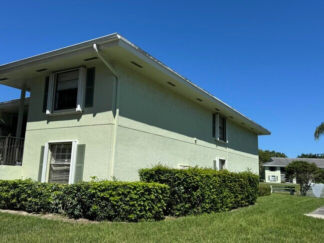 Building Photo - 801 Sabal Ridge Cir