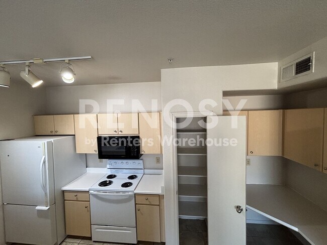 Building Photo - Beautiful Condo The Cliff At North Mountain!