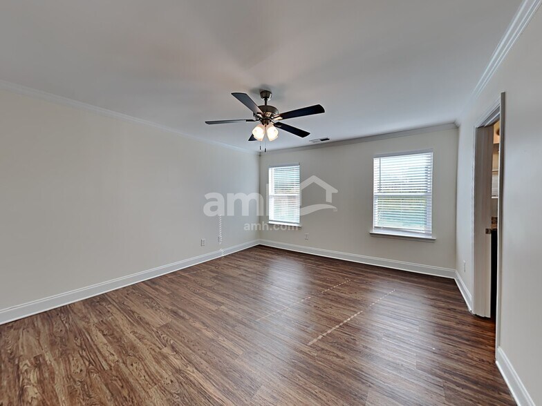 Building Photo - 3337 Okelly Dr