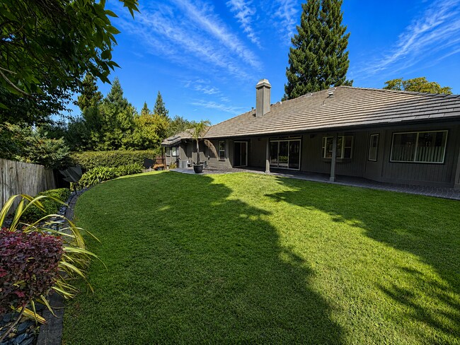 Building Photo - 8036 Glenbar Way