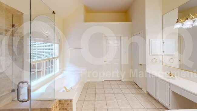 Building Photo - 3112 Chippenham Dr
