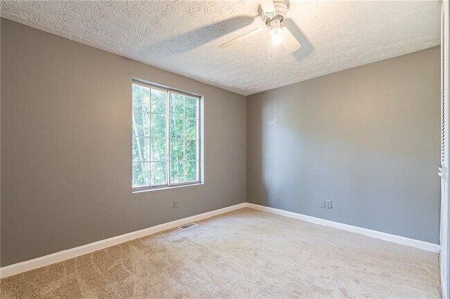 Building Photo - 806 Houndstooth Trail NW