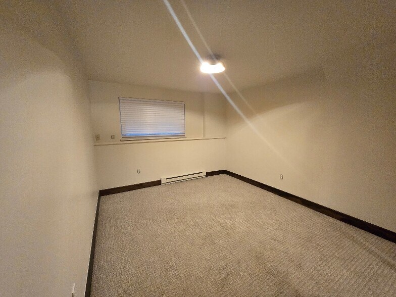 Building Photo - 124 Deer Trail Ave