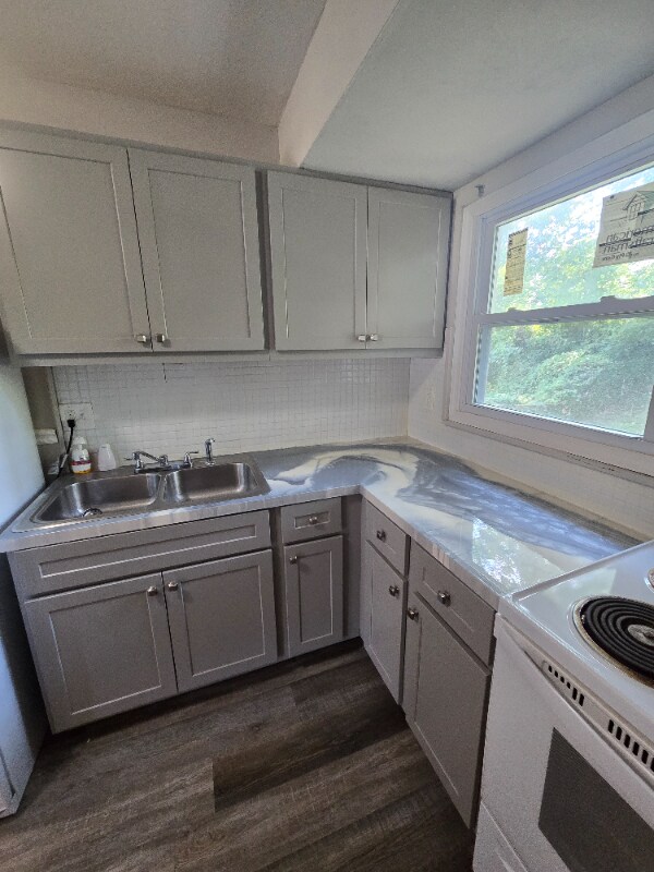 Building Photo - 514 Banavie Dr