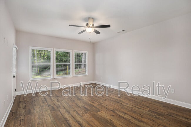 Building Photo - 138 Crestpoint Rd