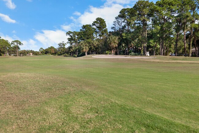 Building Photo - 1509 SW Mockingbird Cir