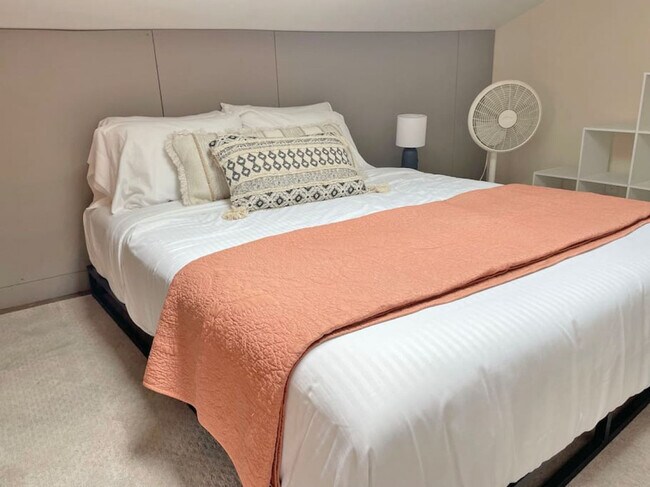 Building Photo - 1806 Republic St