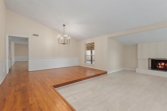 Building Photo - 3810 Marywood Dr