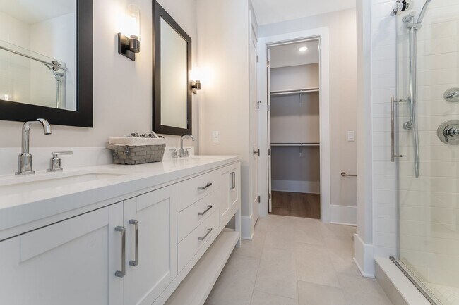 Building Photo - 175 Jasmine Dr