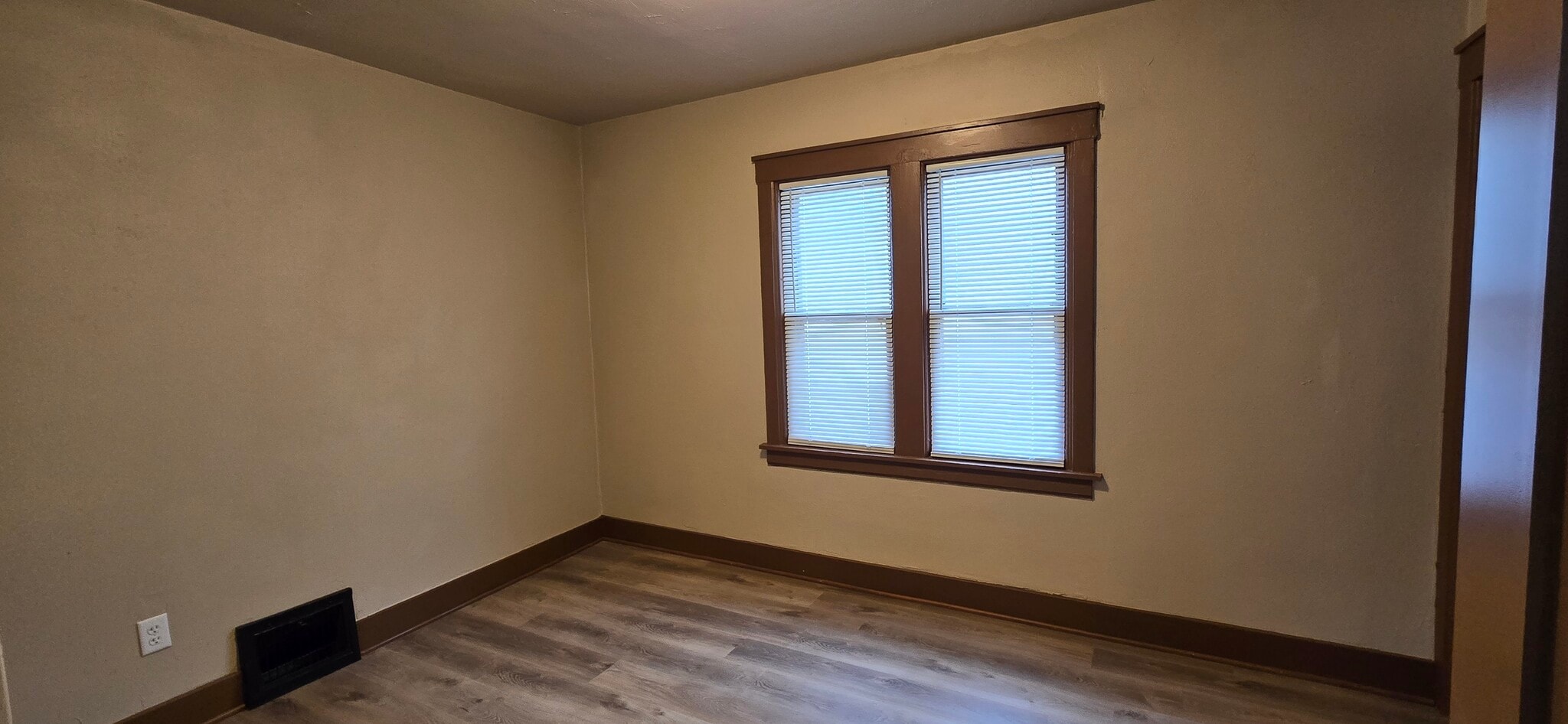 Building Photo - 915 State St