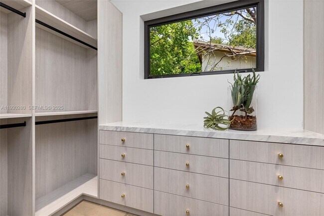 Building Photo - 4024 Bonita Ave