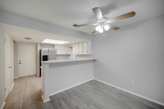 Building Photo - 7205 Timbercreek Dr