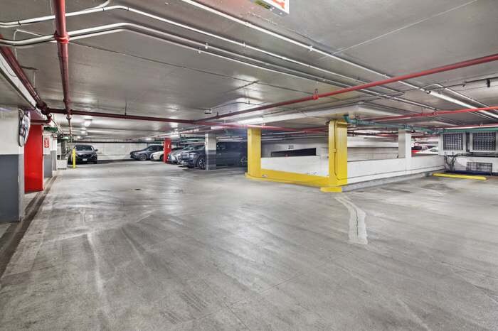 Building Photo - 5455 N Sheridan Rd