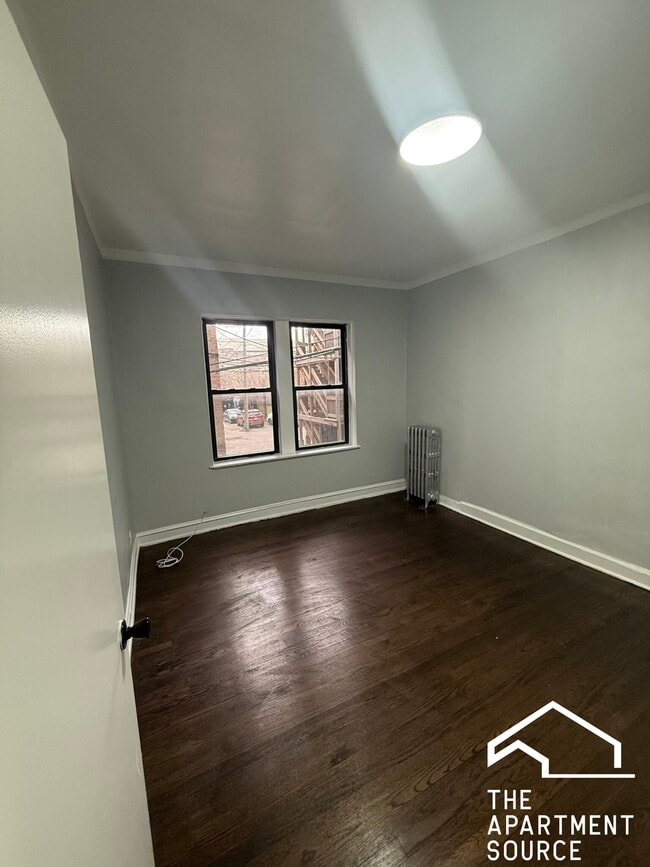 Building Photo - 5214 1/2 S Drexel Ave