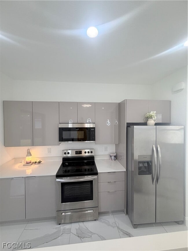 Building Photo - 3804 40th St SW