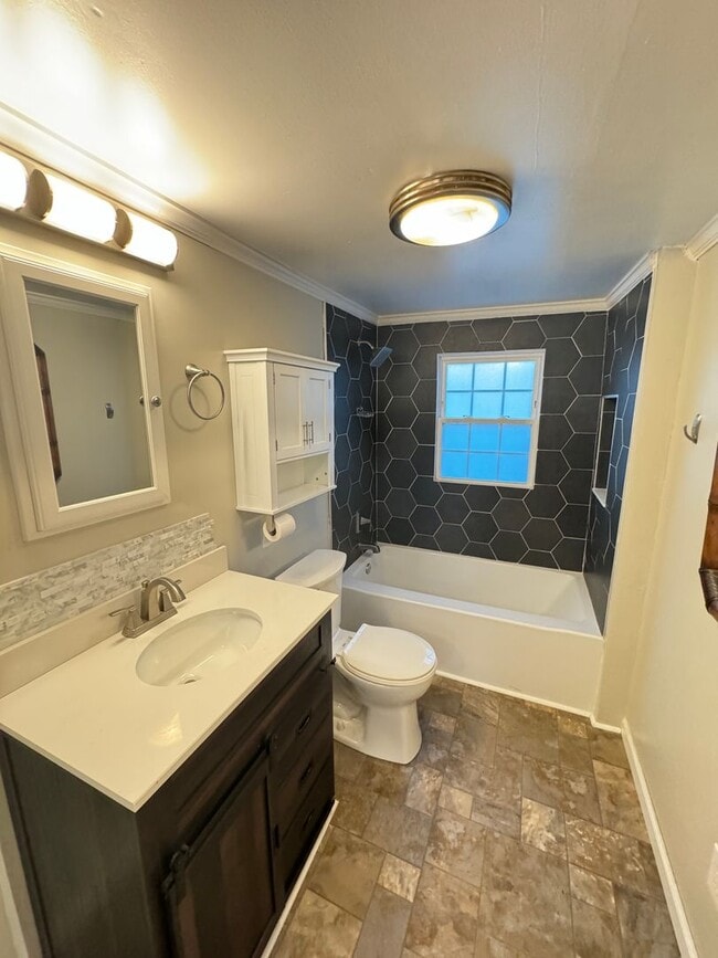 Building Photo - Fully remodeled, 2 bed 1 bath house, Walk to downtown Kannapolis!