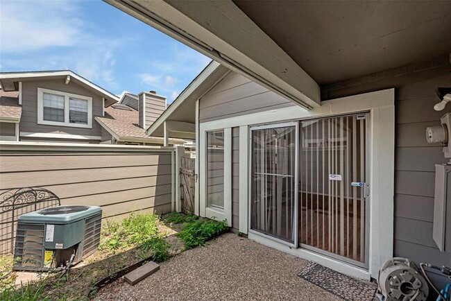 Building Photo - 6345 Cattails Ln