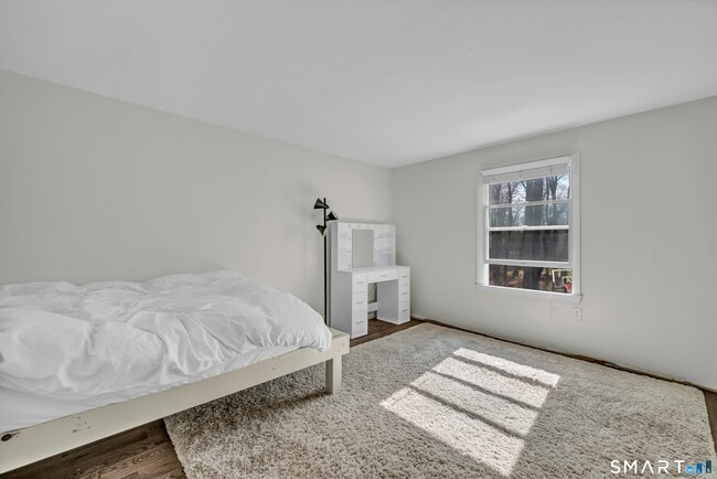 Building Photo - 10 Grove Pl