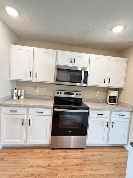 Building Photo - 4249 SW Whitebread Rd