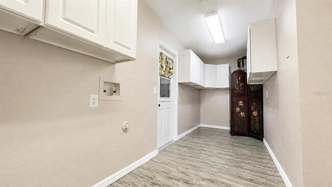 Building Photo - 2469 Lackland Ave