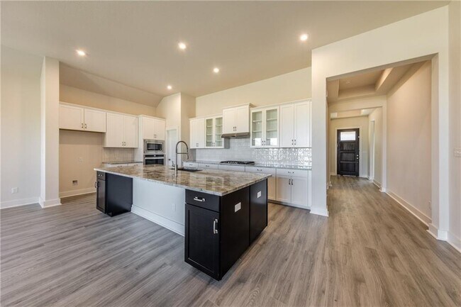 Building Photo - 844 Paseo de Castana Wy