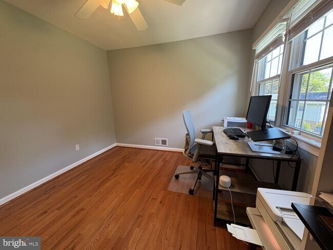 Building Photo - 9926 Tartan Ct
