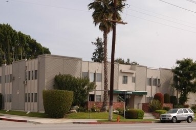 Building Photo - 13855 Burbank Blvd