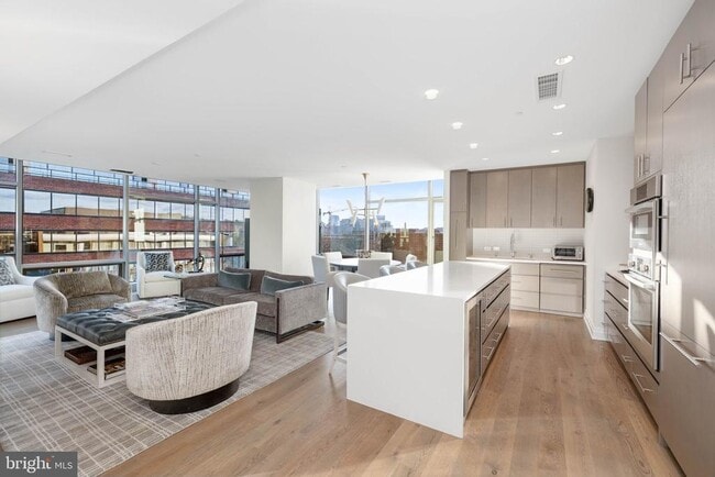 Primary Photo - 2501 M St NW