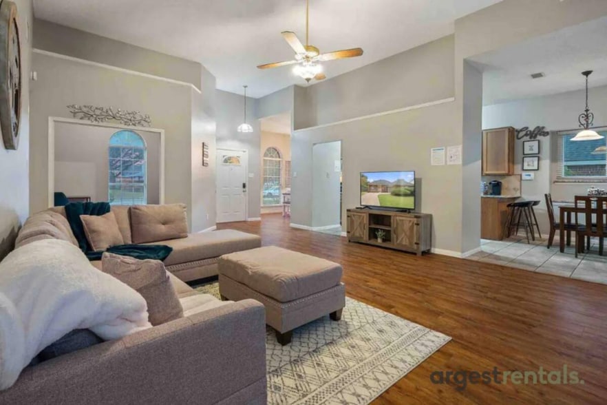 Building Photo - 4143 Norway Ln