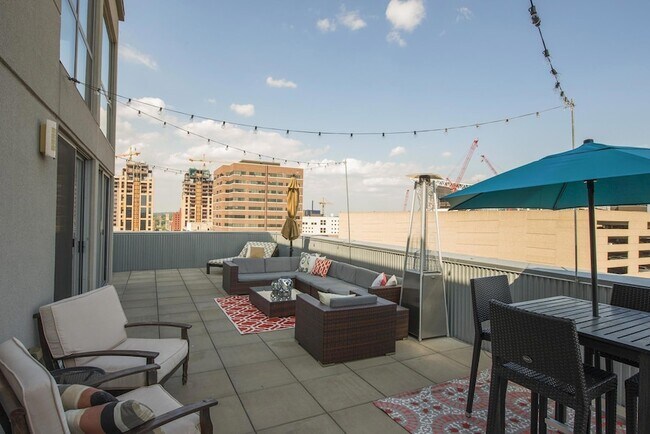 Building Photo - 521 S 7th St